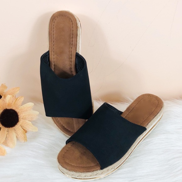 NEW‼️BLACK ESPADRILLE SLIP ON SANDALS- shoe